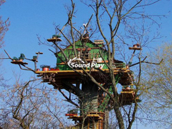 Nicht standardmäßige Spielplatzparkausrüstung, Persönlichkeitsbaumhaus, solide Holzhüttenszene